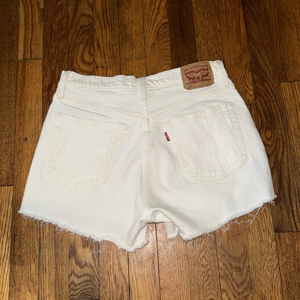 WORN ONCE! Levi’s 501 Women’s Cut off shorts, Size 29.